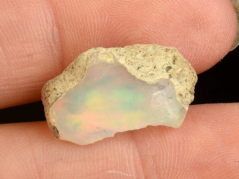 Precious opal in the rock of Ethiopia (1.5g)