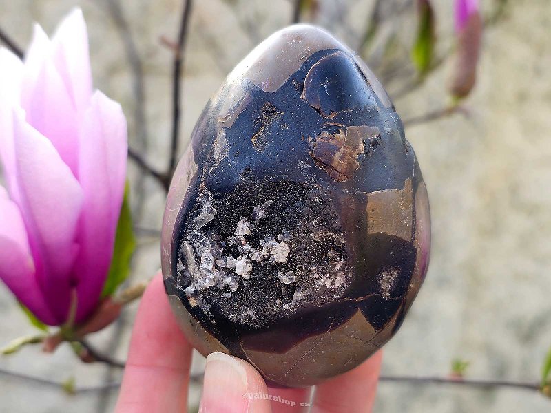 Septarie dračí vejce s krystalky kalcitu z Madagaskaru 375g