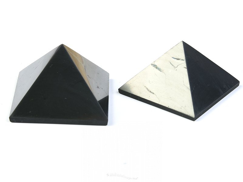 Šungit pyramida (Rusko) 5cm leštěná