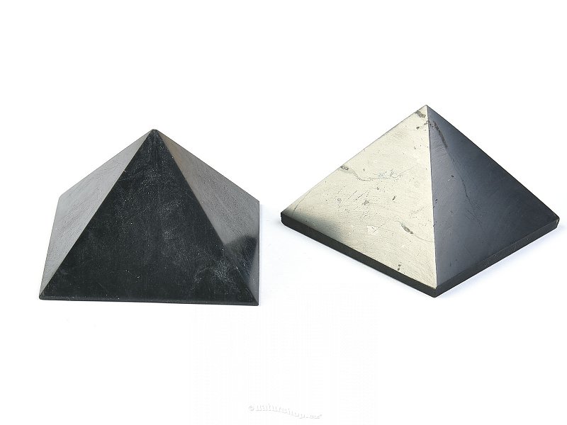 Šungit pyramida (Rusko) 4cm leštěná