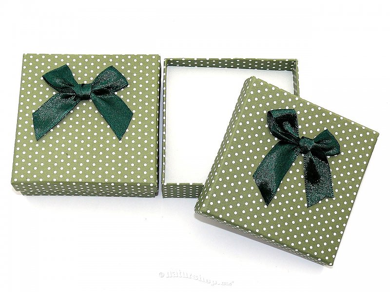 Gift box with green bow 8x8cm