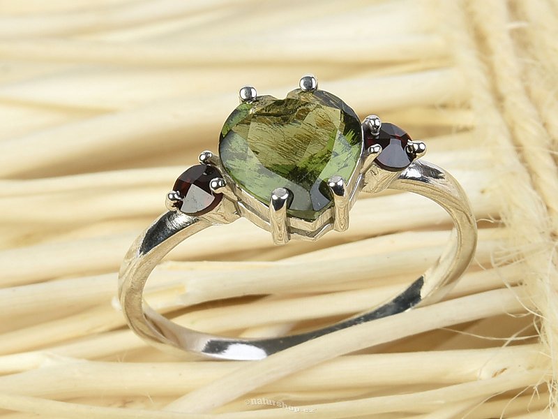 Moldavite heart ring with garnet standard cut 925/1000 Ag + Rh