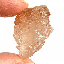 Zlatý topaz surový krystal Pákistán 10,5g