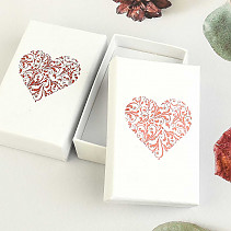 White gift box red heart 8 x 5 cm