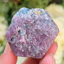 Přírodní rubín krystal 119g z Tanzánie