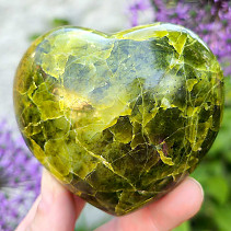 Smooth heart green opal 317g Madagascar