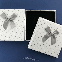 Gift box with white bow 8 x 8cm
