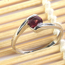 Granát rodolit prsten kulatý 5mm brus Ag 925/1000