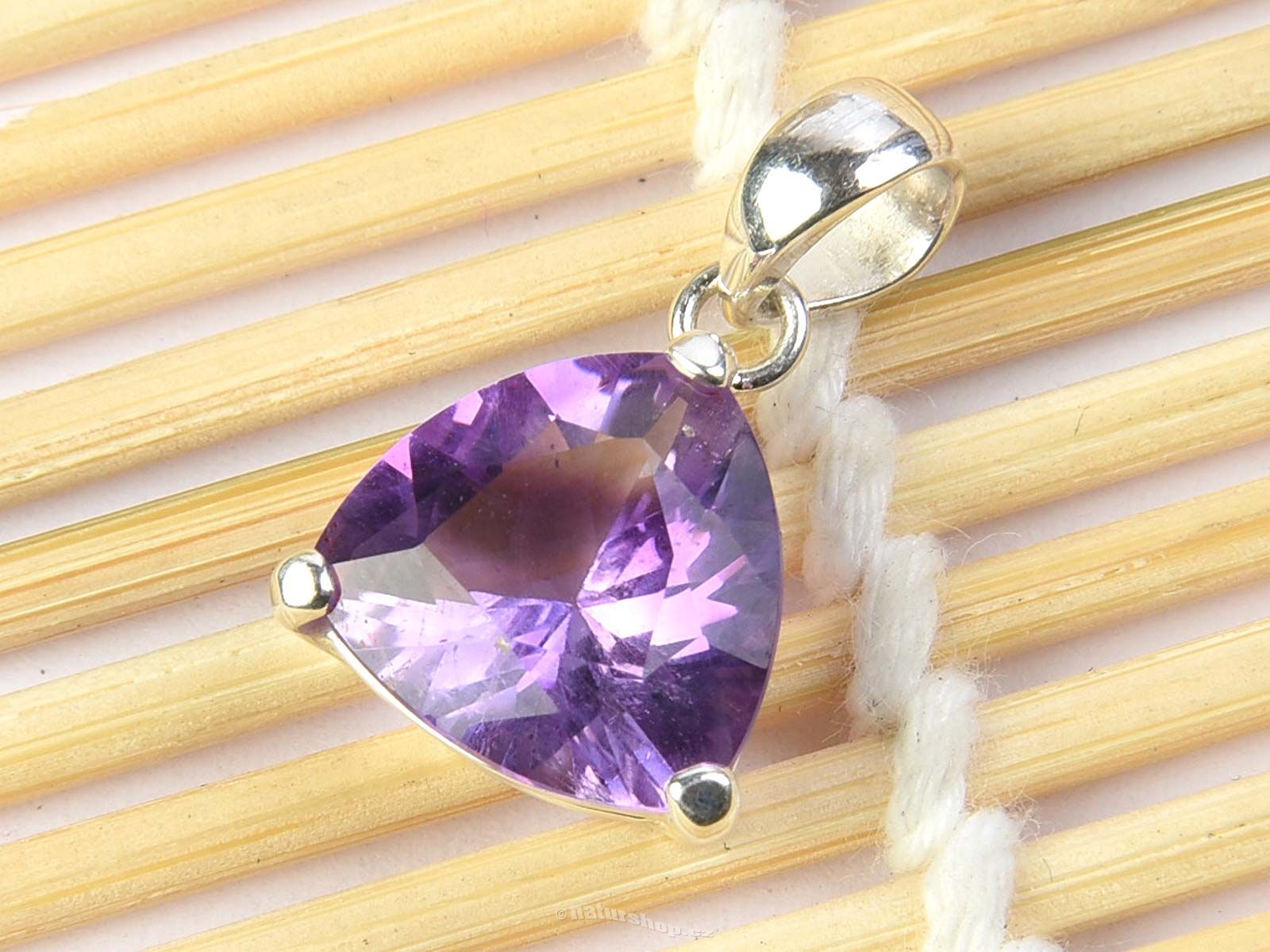 pendant with cutted amethyst gem