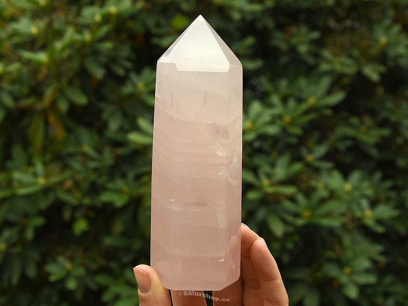 Cut rose quartz spike 515g 150mm
