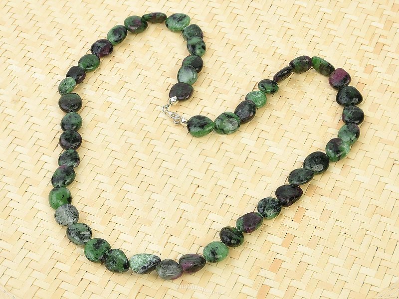 Ruby necklace in zoisite Ag clasp (48 - 53cm)
