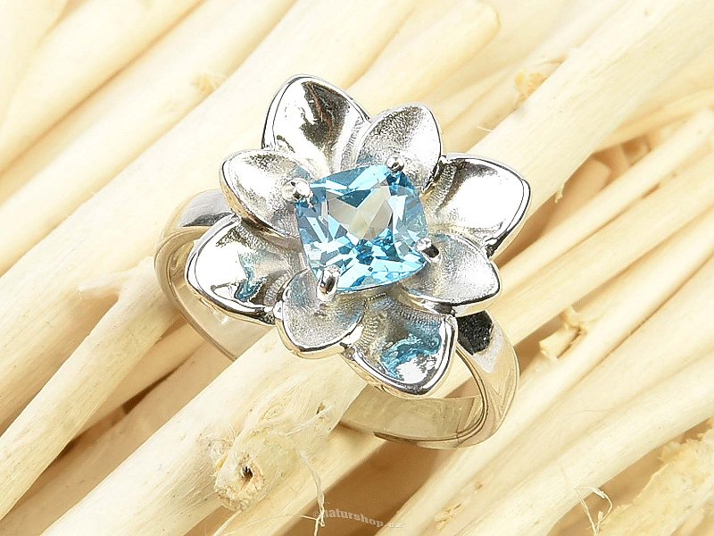Prsten květ s topazem swiss blue Ag 925/1000