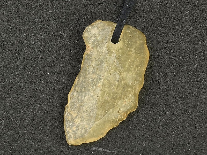 Libyan glass leather pendant (4.4g)