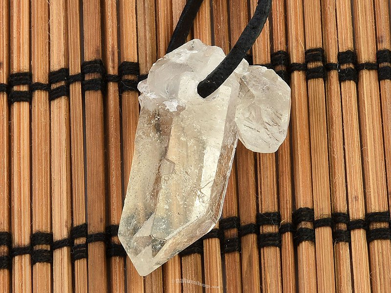 Crystal pendant + black leather (9.7g)