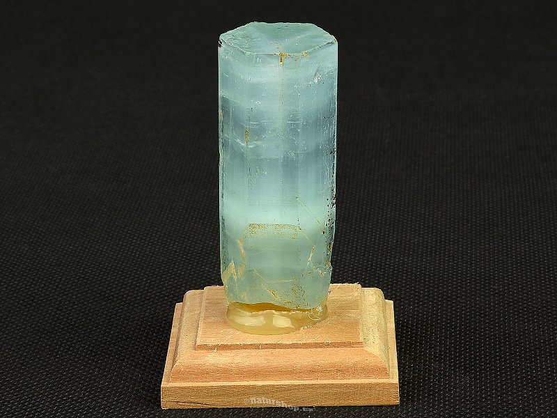 Akvamarín krystal na podstavci (108,5g)