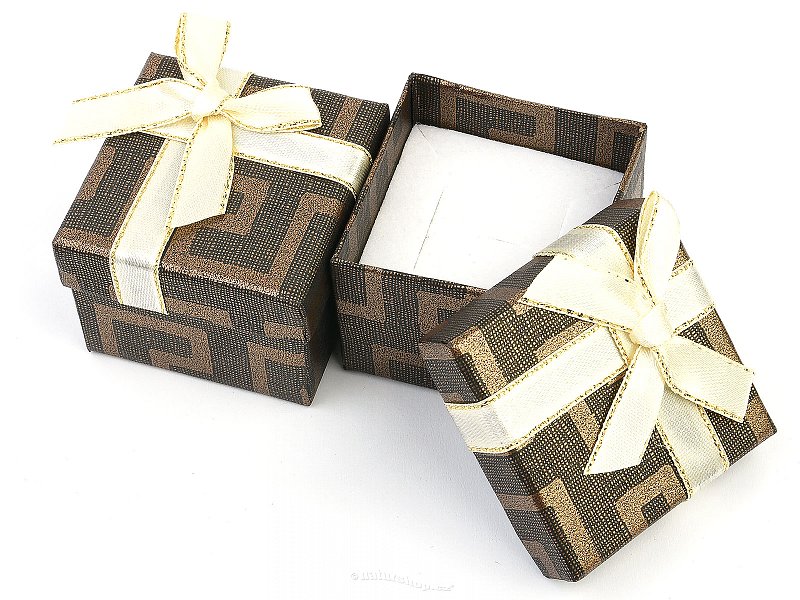 Brown gift box with 5x5cm ribbon