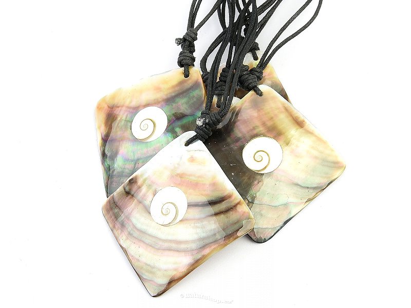 Pearl necklace rhombus + shiva shell 68mm