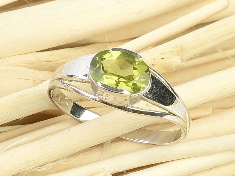 Oval olivine ring cut Ag 925/1000 silver