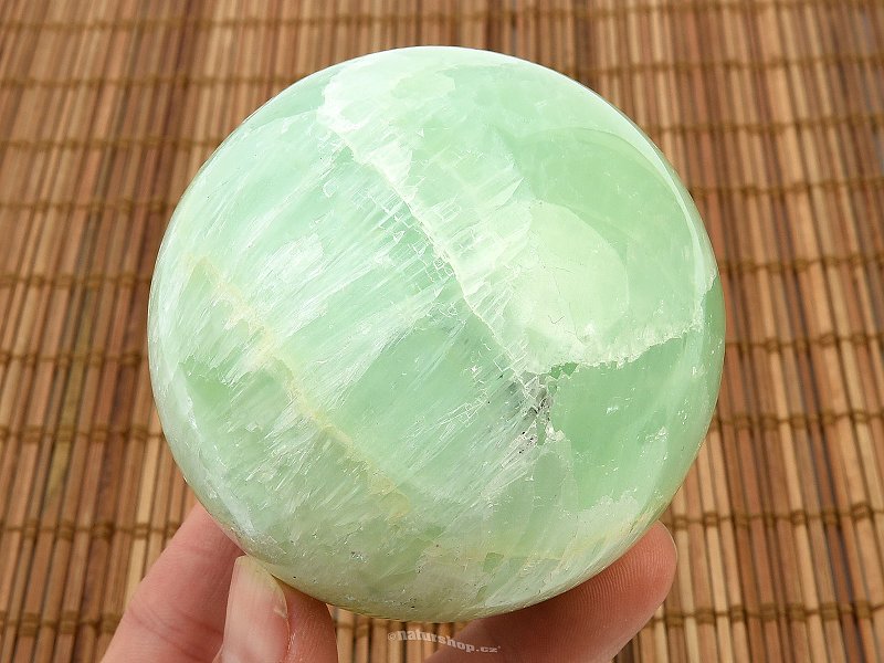 Pistáciový kalcit koule Pakistán Ø69mm