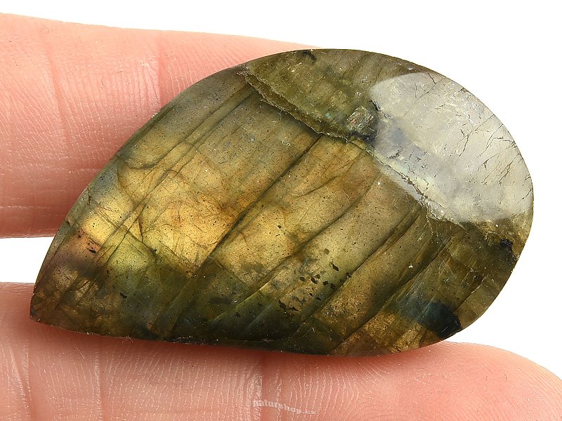 Muggle labradorite with colored reflections 15.4g