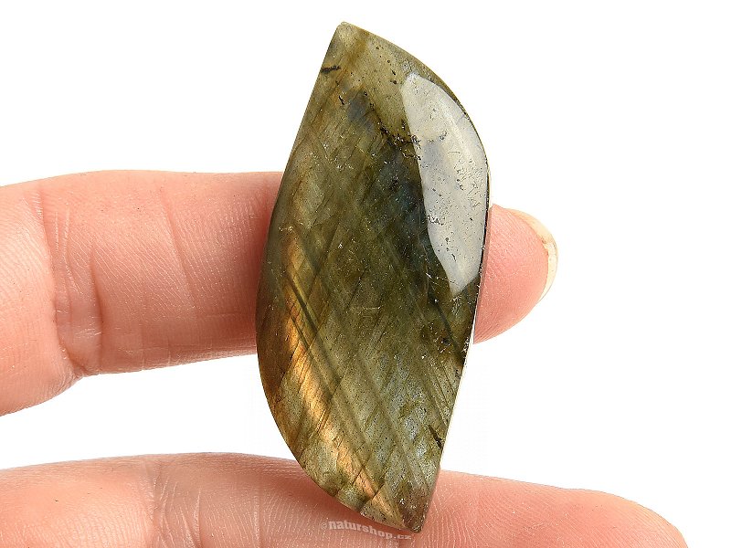 Muggle labradorite with colored reflections 10.9g
