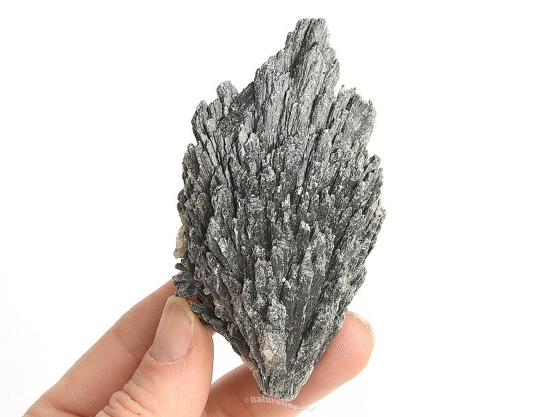 Kyanit disten černý surový krystal Brazílie 111g