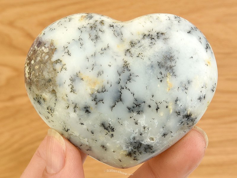 Dendritický opál srdce z Madagaskaru 155g