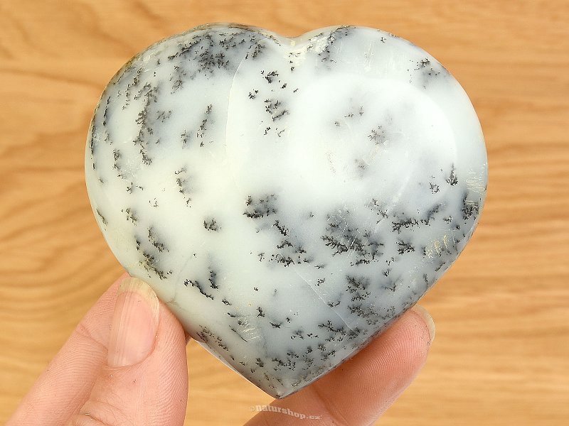 Dendritický opál srdce z Madagaskaru 179g