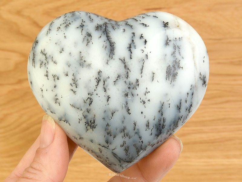 Dendritický opál srdce z Madagaskaru 255g