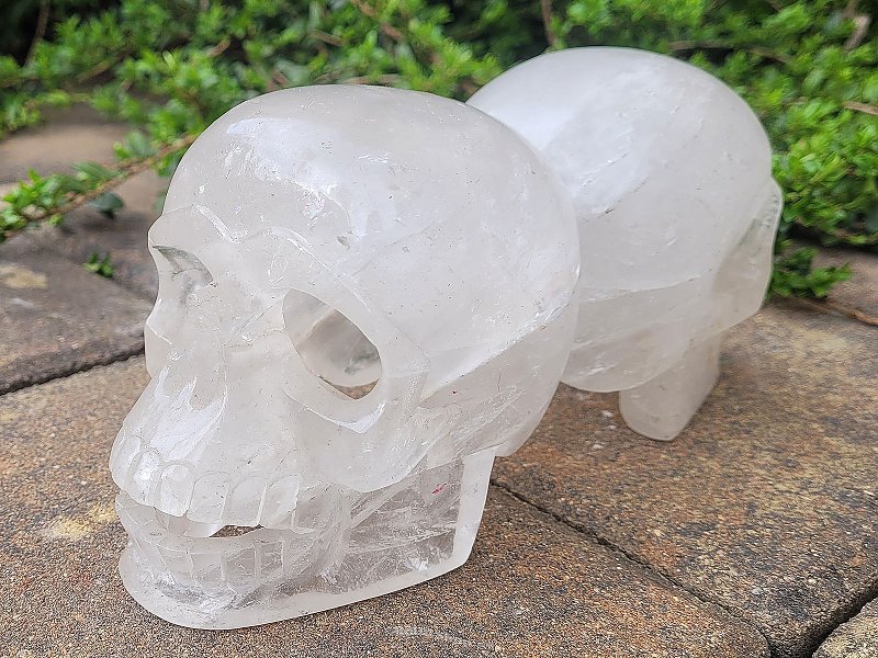 Skulls connected from crystal 1528g