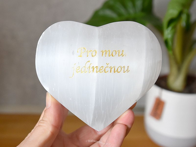 Krásné zaoblené selenitové srdce s gravírováním 10cm