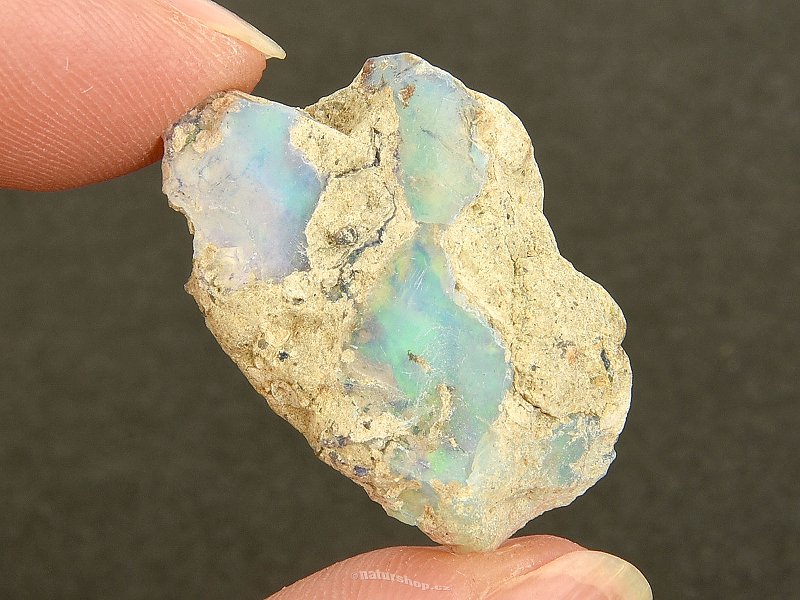 Expensive opal in the rock of Ethiopia 4.4g