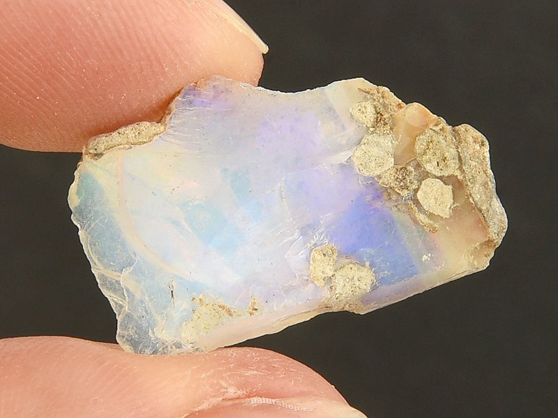 Ethiopian precious opal in rock 1.8g