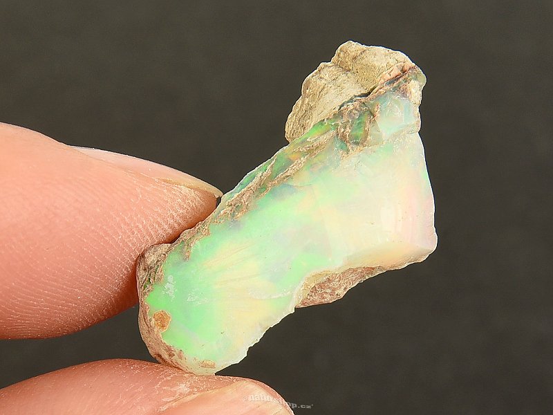 Expensive opal from Ethiopia in rock 2.5g