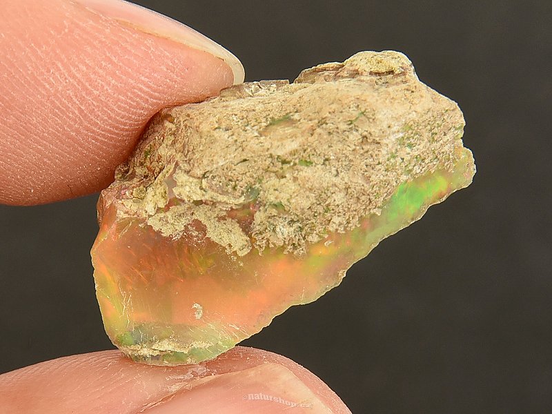 Expensive opal from Ethiopia in rock 2.7g