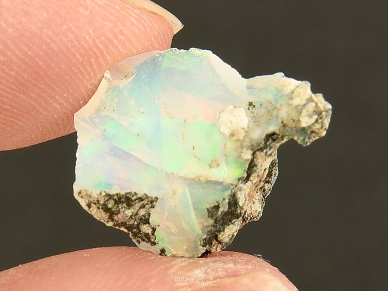 Etiopský opál surový v hornině (1,0g)
