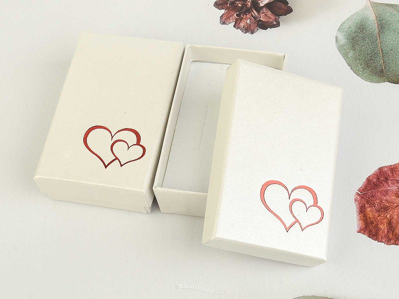 Stříbrná dárková krabička červená srdce 8 x 5cm