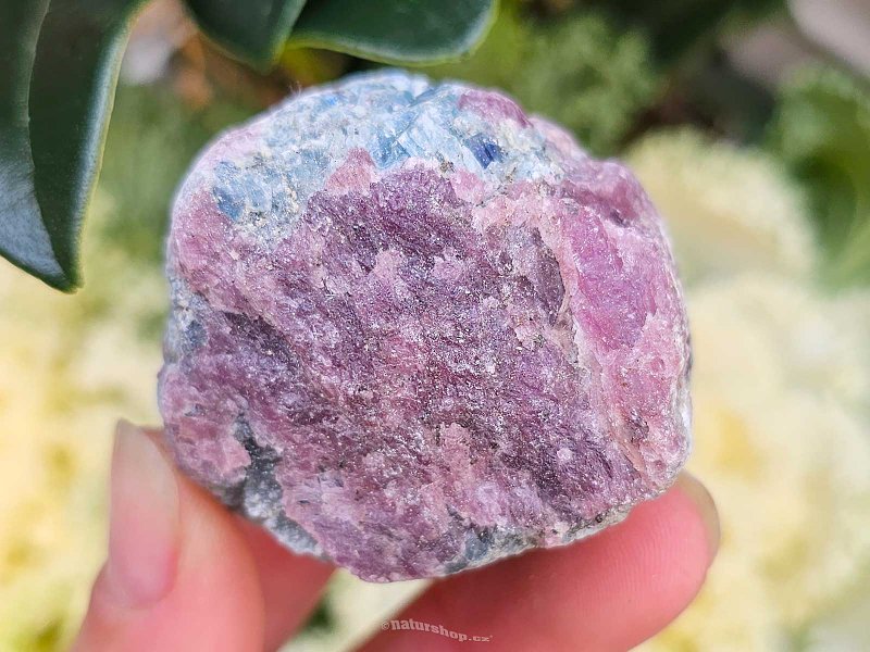 Přírodní rubín krystal 108g z Tanzánie