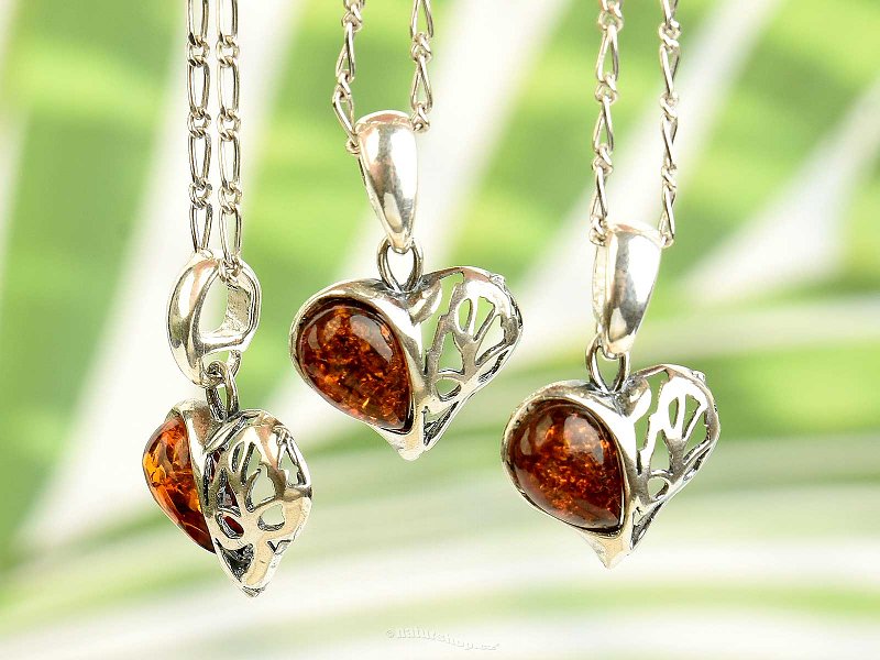 Silver heart pendant with dark amber Ag 925/1000