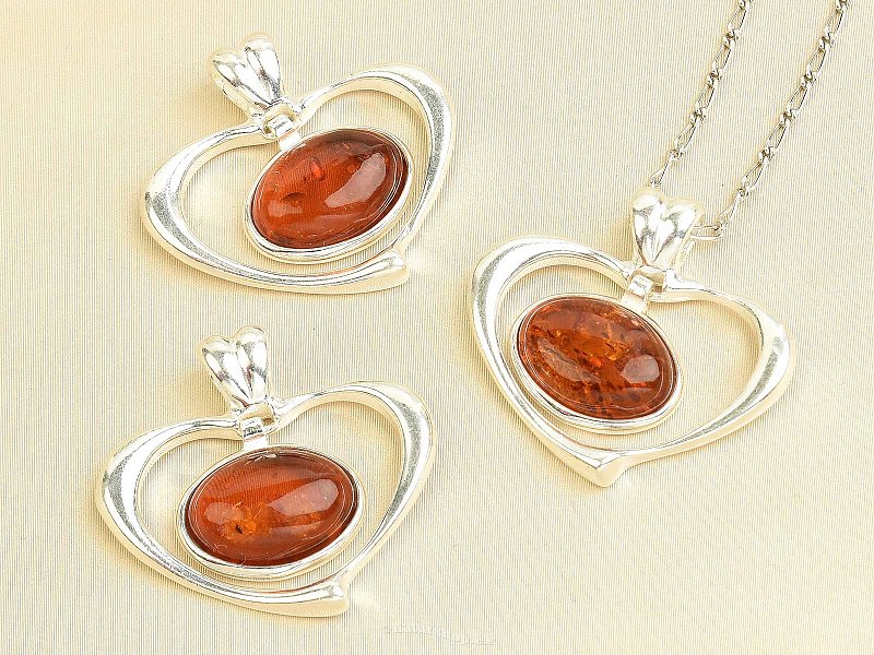 Silver heart decorated with amber Ag 925/1000