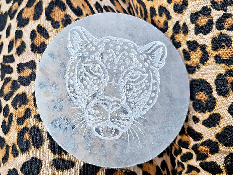 Round larger pad made of selenite Gepard approx. 12 cm