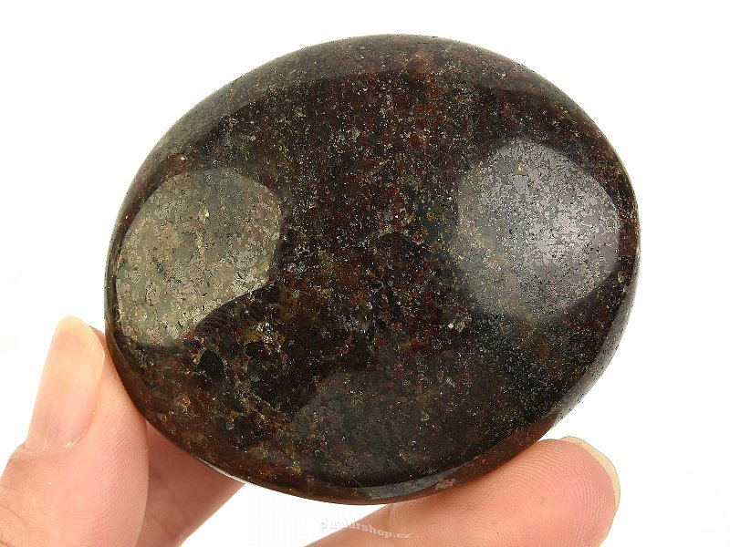 Smooth garnet stone from Madagascar 142g