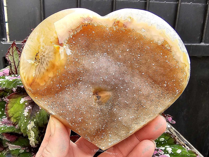 Agate heart with cavity Brazil 696g