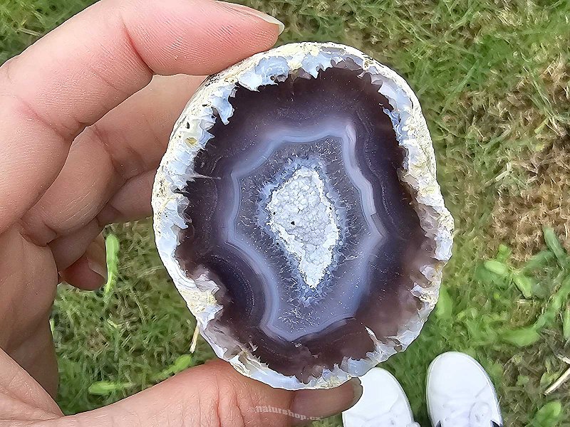Agate geode with a hollow (134g) from Brazil