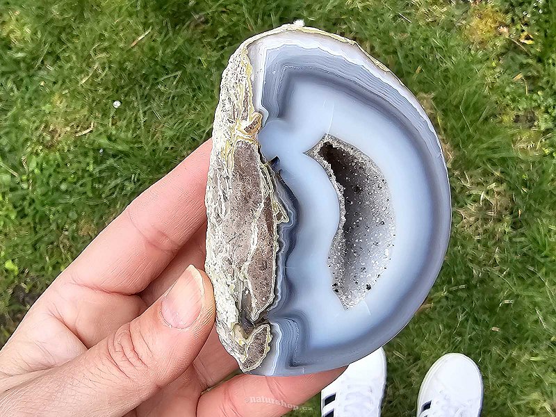 Agate geode with a hollow from Brazil 274g