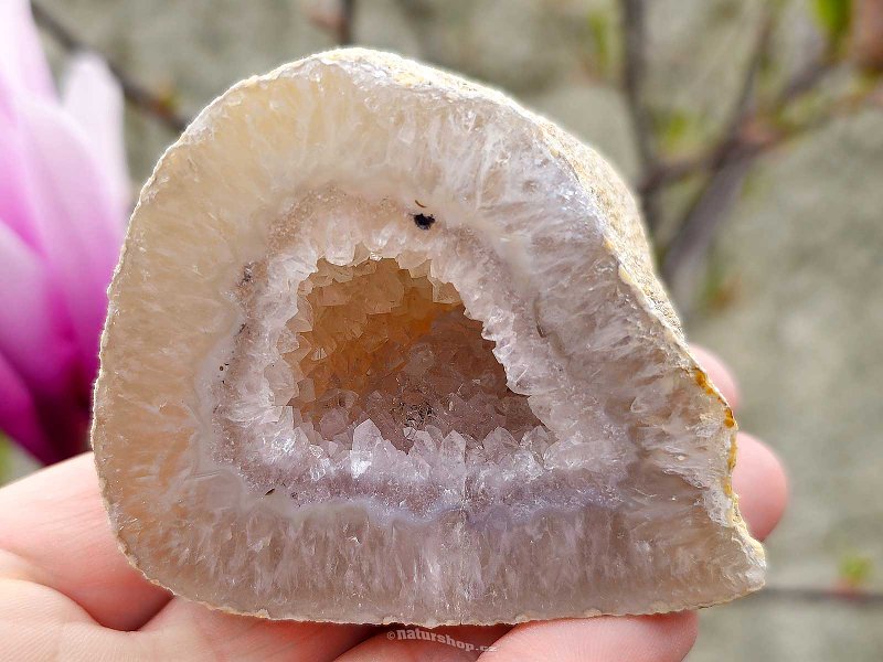 Natural agate geode with cavity 157g