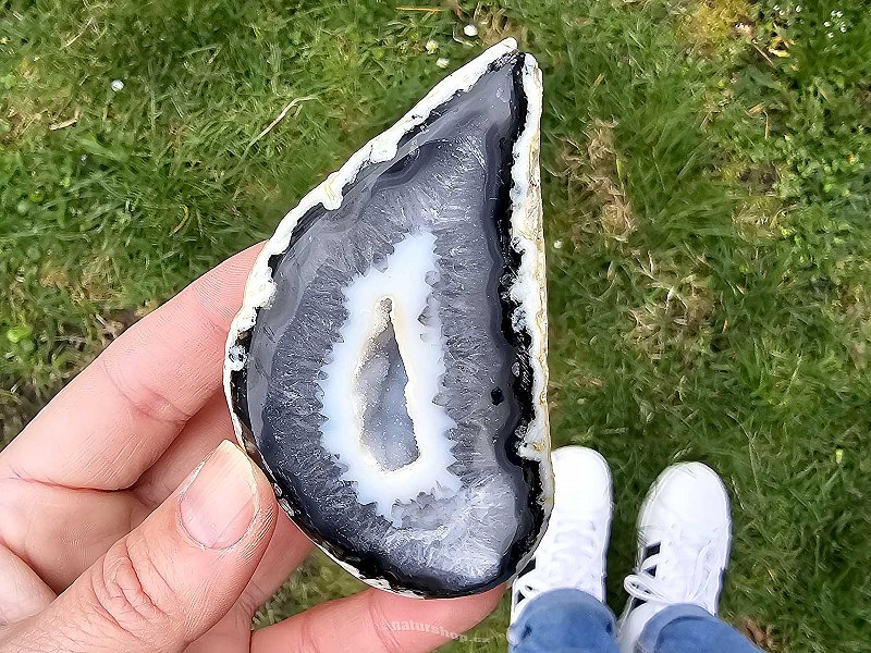Agate geode with a hollow from Brazil 207g