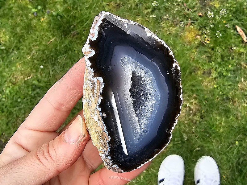Agate geode with a hollow from Brazil 179g