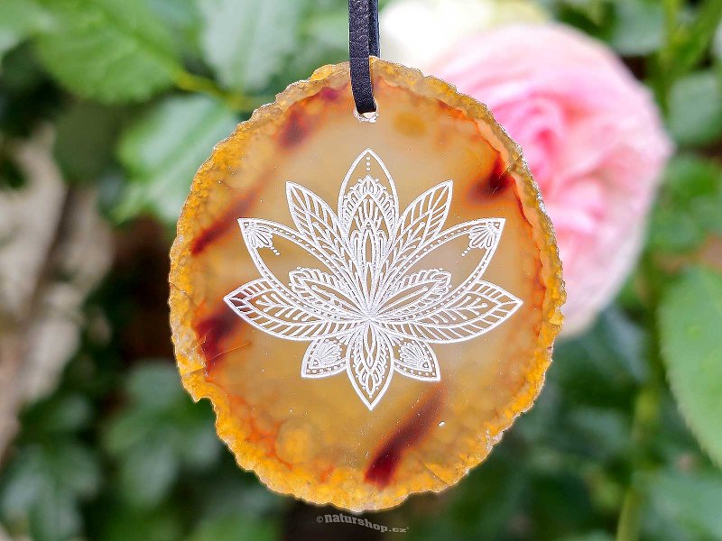 Pendant agate slice on skin Lotus flower (21g)