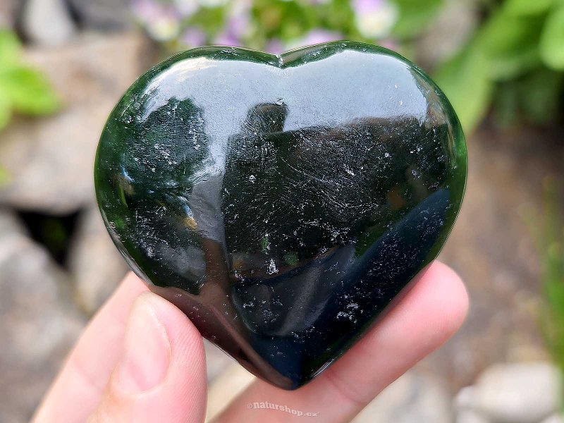 Polished heart jade from Pakistan 119g